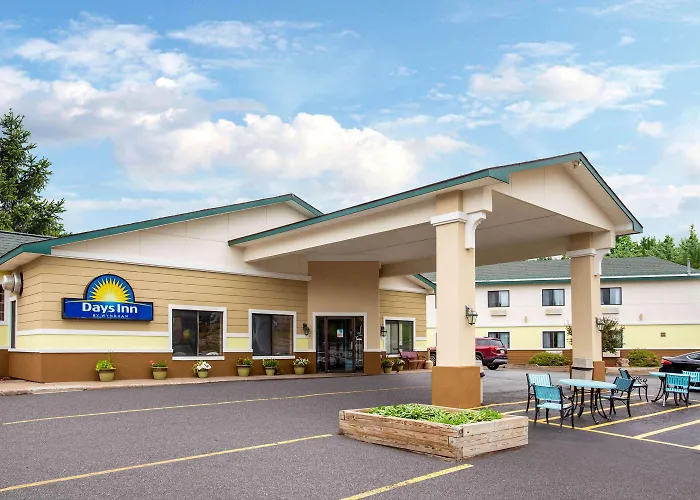 Top Marquette Michigan Hotels for a Memorable Visit
