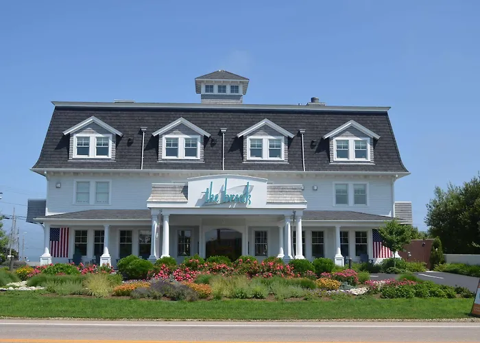 Discover the Best Hotels Near Narragansett Beach for Your Oceanfront Getaway