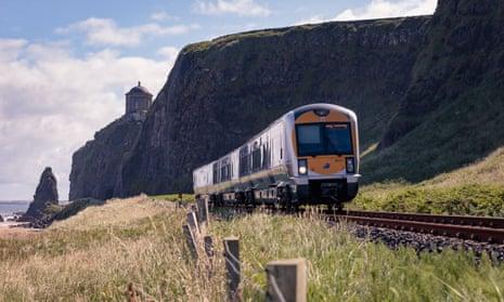 10 classic UK trips by public transport